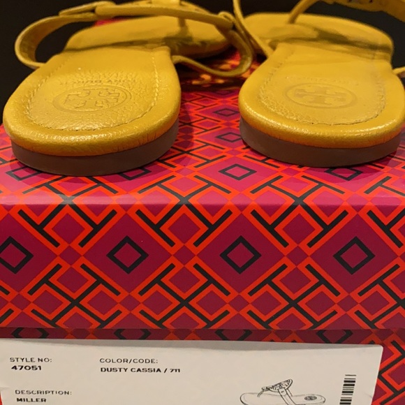 💛 Dusty Cassia Tory Burch Miller Very Good Used Condition Dust bag included. - Picture 6 of 8